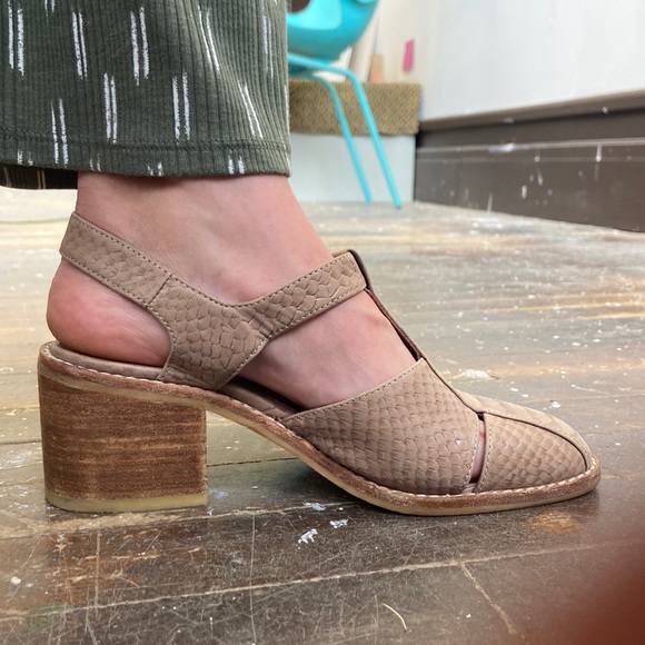 Jeffrey Campbell tan crocodile leather shoes size 37 - Picture 3 of 5